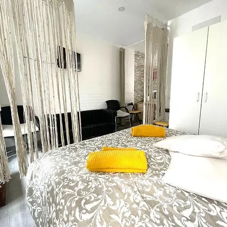 Apartment Stone Rose House