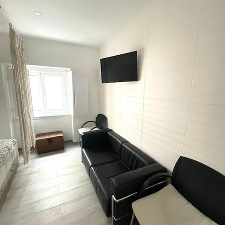 Stone Rose House نازاريه